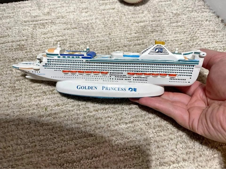 royal caribbean model cruise ships