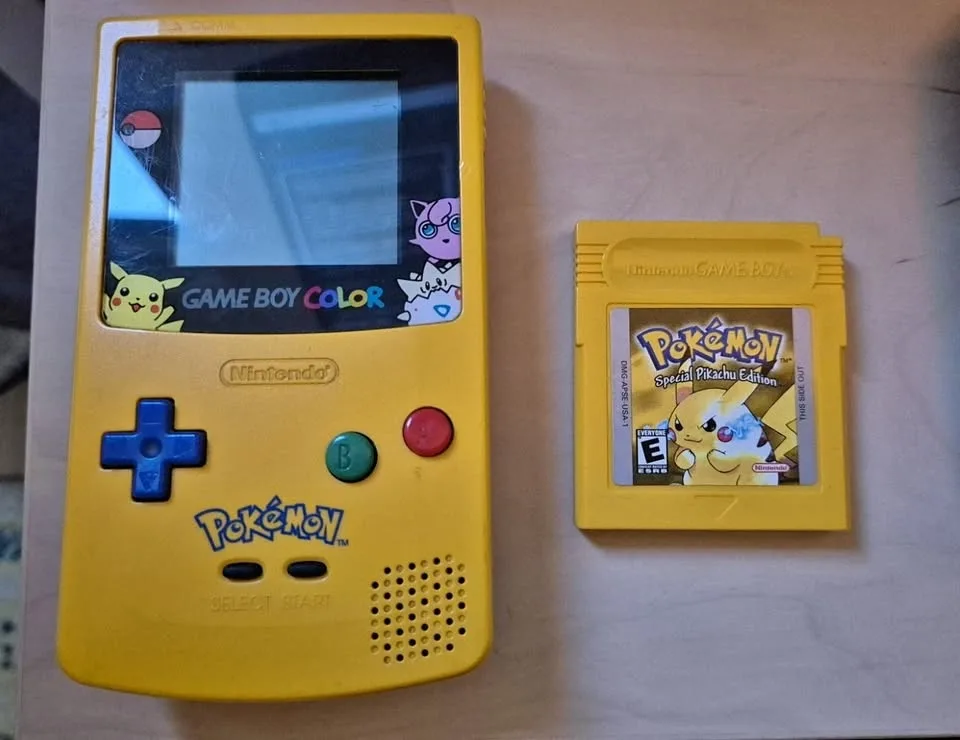 Pokemon Yellow Pikachu Edition Gameboy Color