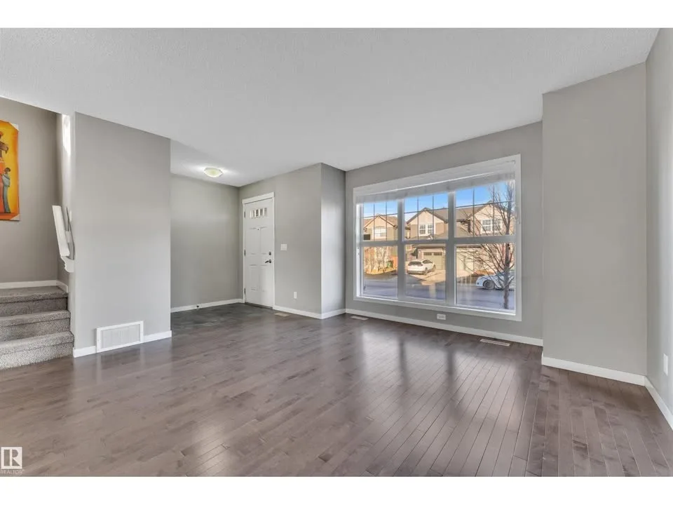 3 Beds 2.5 Baths - House image indicator(3)