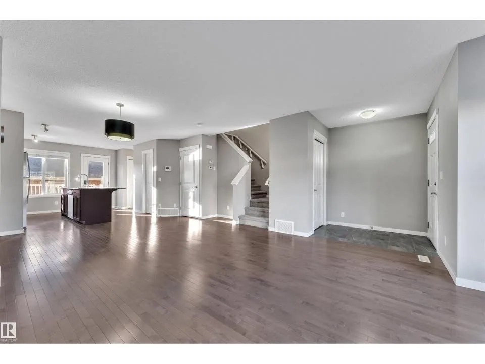 3 Beds 2.5 Baths House image indicator(4)