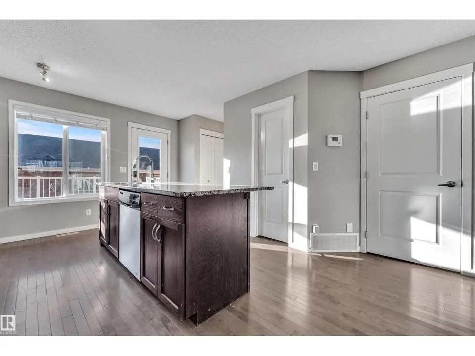 3 Beds 2.5 Baths House image indicator(9)