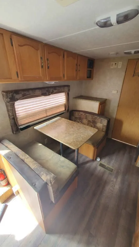 2010 Keystone Springdale image indicator(4)