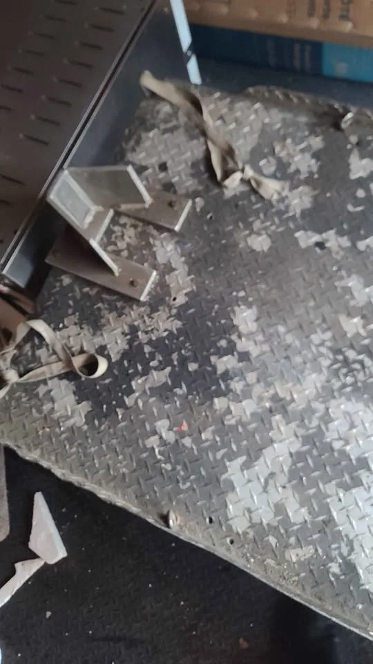 Motorcycle / ATV / Snowmobile power lift hoist table commercial image indicator(2)