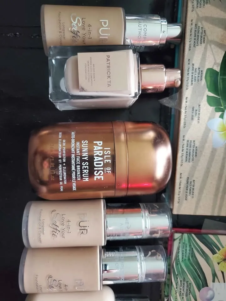 Make up set with bag 95% unused brand new image indicator(9)