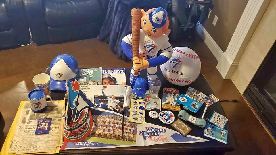 BLUE JAYS MEMORABILIA AND COLLECTOR ITEMS WORLD SERIES