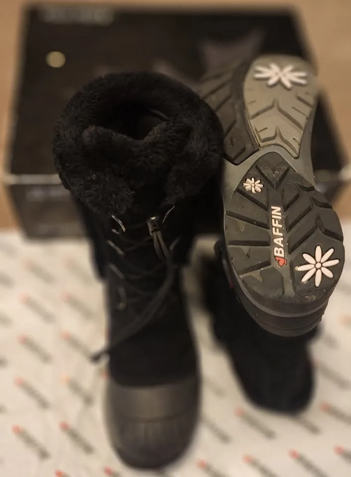 Baffin Chloe Women's Winter Boots - Size 10 - Like New in Box image indicator(3)
