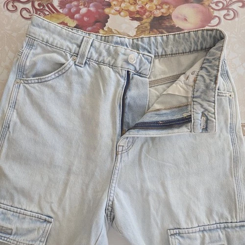 H&M Divided Cargo Jeans Womens Size 4 Blue Light Wash - photo 4