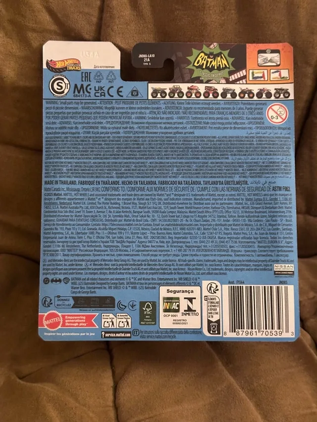 Hot Wheels Batmobile Monster Truck image indicator(2)