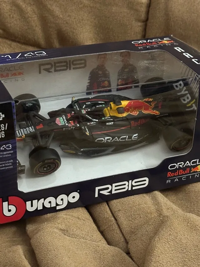 Burago Red Bull Racing RB19 1/43 Scale image indicator(4)