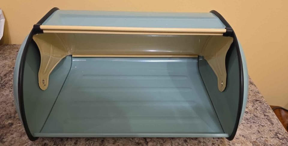 Stylish Bread box - photo 2