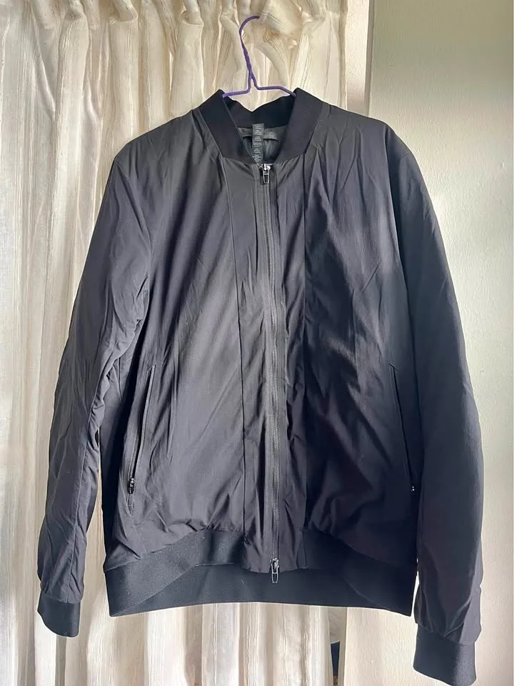 Lululemon puffer jacket medium