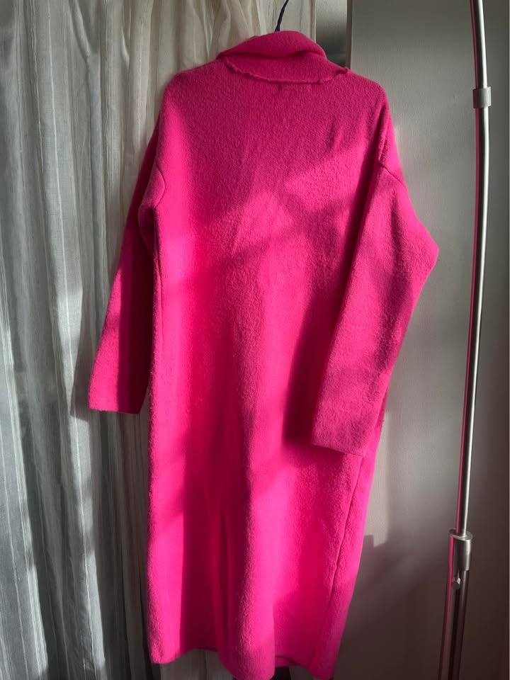 Pink statement coat small - photo 3