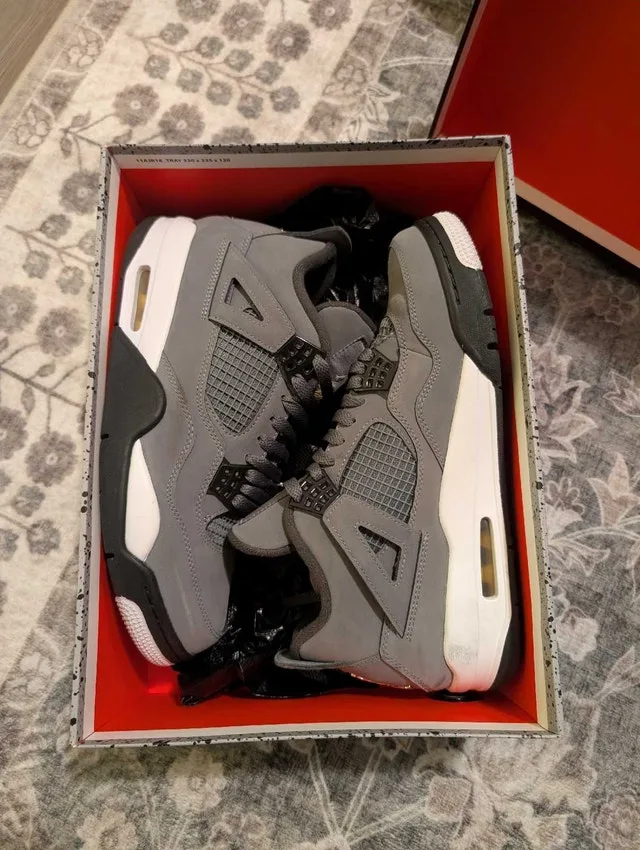 AJ4 Cool Gray, men's size 9.5