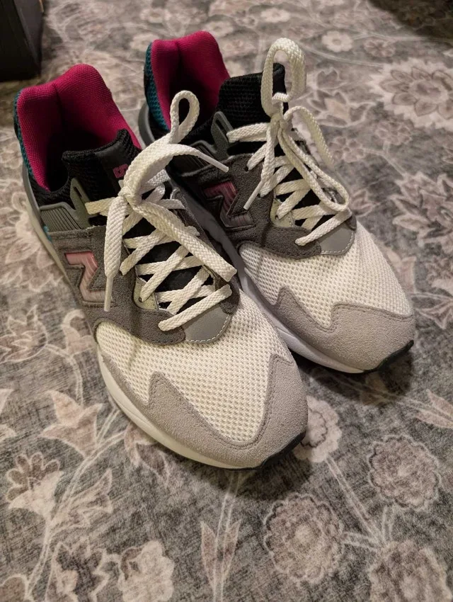 New Balance 997 men's size 9 image indicator(2)