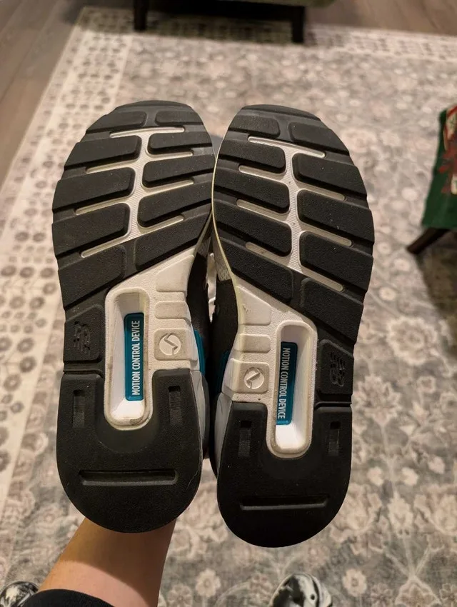 New Balance 997 men's size 9 image indicator(4)