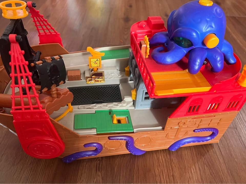 Pirate ship playset - photo 2