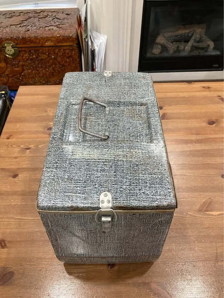 Vintage Metal Tartan Plaid Storage Box / Picnic Cooler image indicator(4)