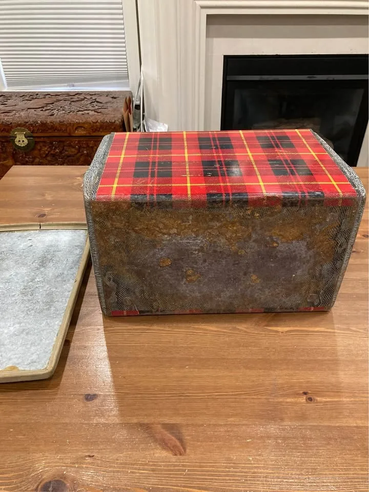 Vintage Metal Tartan Plaid Storage Box / Picnic Cooler image indicator(6)
