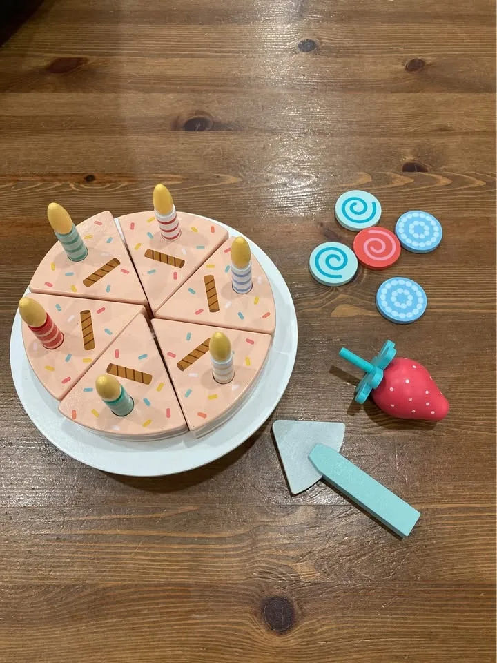 Carter’s Wooden Birthday Cake Play Set image indicator(2)