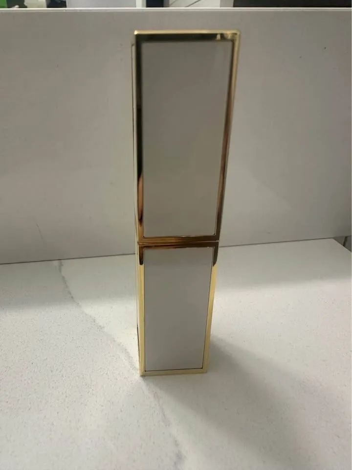 Tom Ford lip balm image indicator(3)