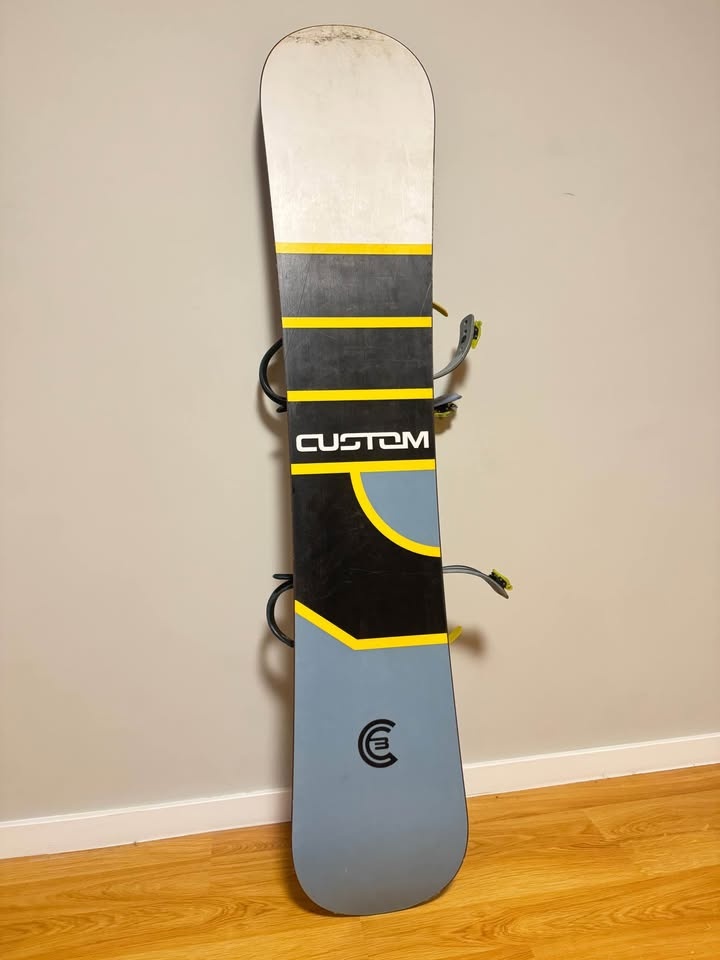Burton snowboard 151cm with binding - photo 2