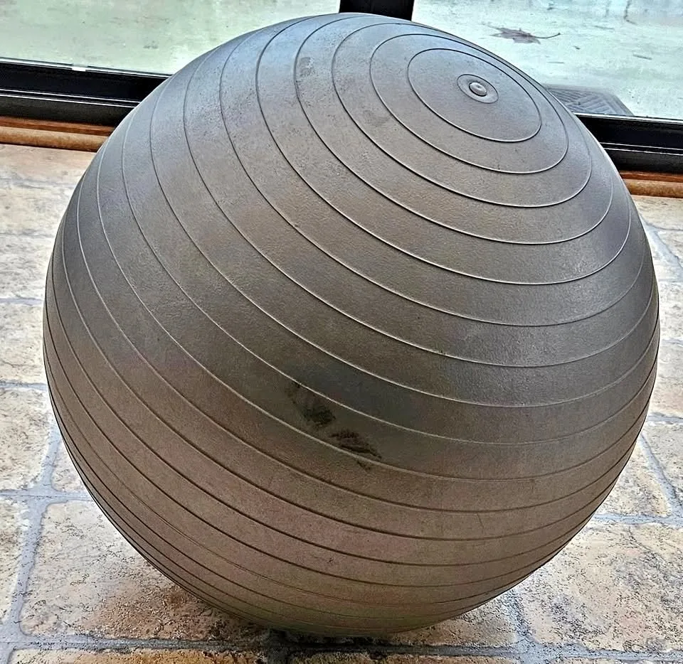 Free Exercise / Yoga Ball (Grey)