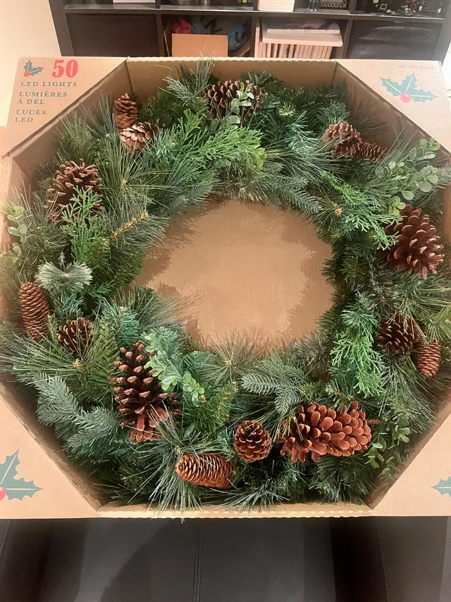 Christmas Wreath - Pre-Lit - BRAND NEW