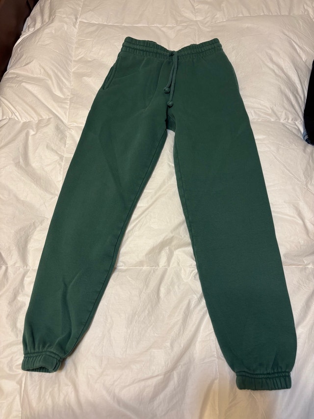 Aritzia Clothing - Sizes XXS, XS and S - photo 3