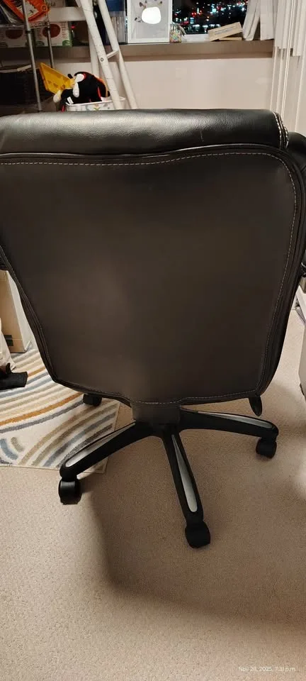 Adjustable Office Chair – Black, Comfy, Swivel + Tilt image indicator(3)