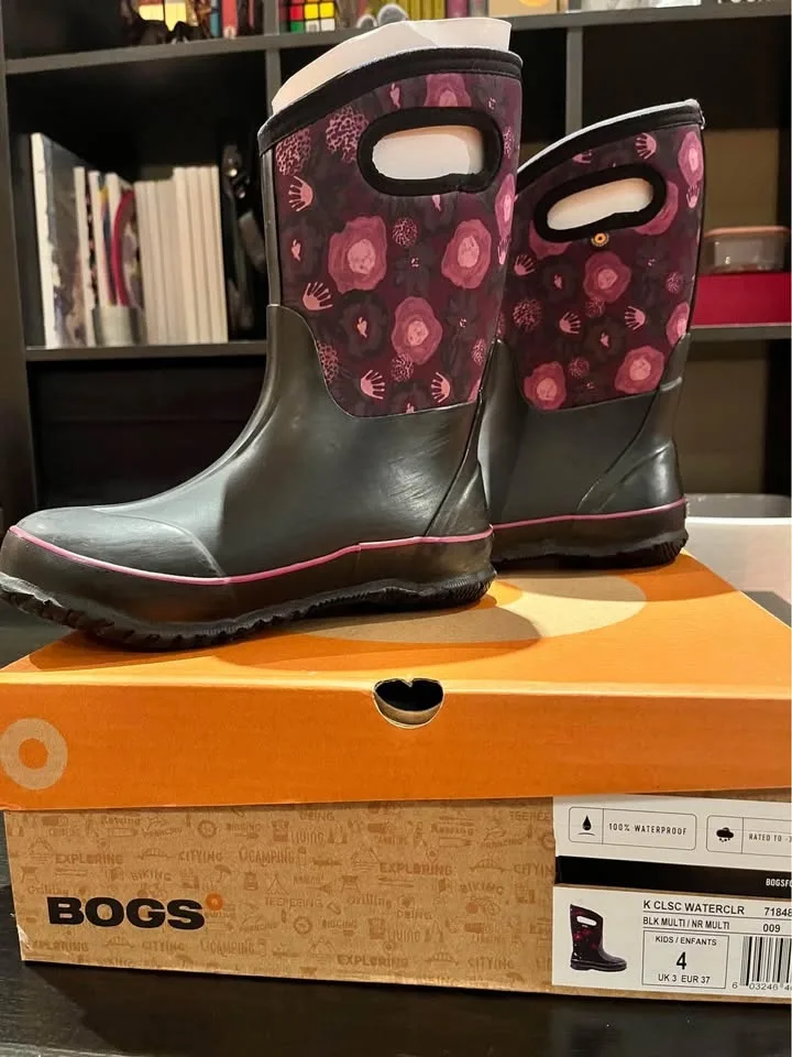 Bogs Girls Size 4 image indicator(4)