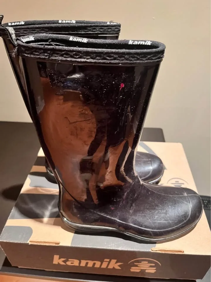 Kamik Brand Rain Boots Size 7 image indicator(2)