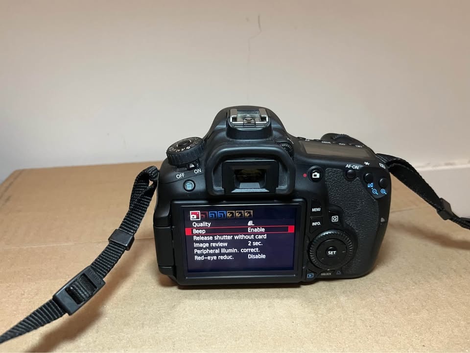 Canon EOS 60D + EF 50mm II lens+ bag - photo 4