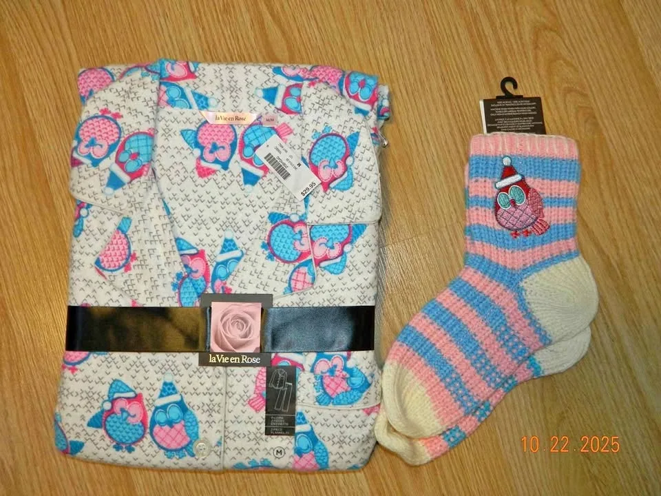 NWT WOMENS LA VIE EN ROSE FLANNEL PJ SET(M) AND NWT MATCHING SLI