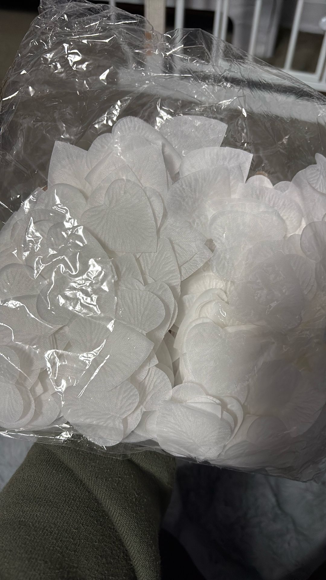 Heart Shaped Artificial Rose Petals - photo 2