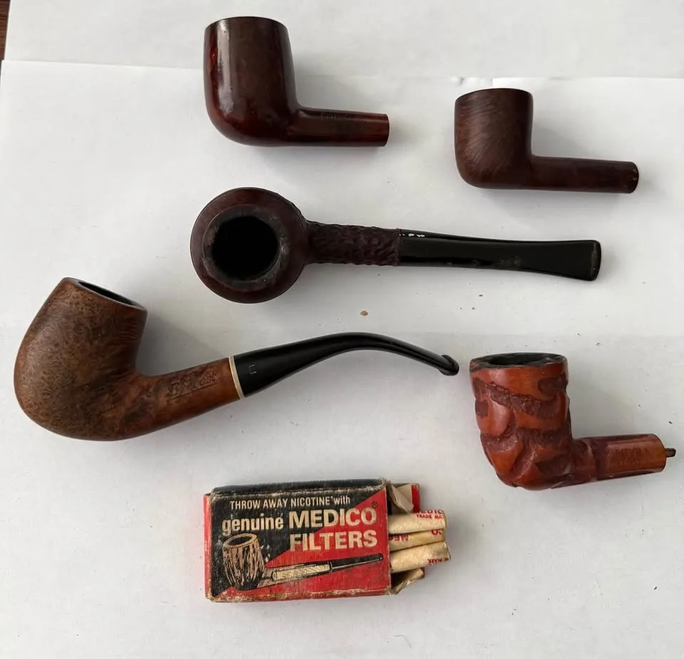 Lot of 5 tobacco pipes and filters
