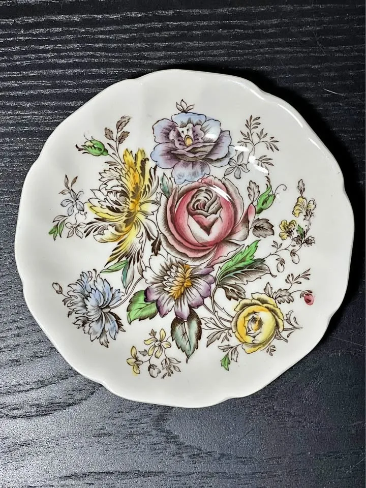 Johnson Brothers Sheraton Floral Set of 4 Saucers
