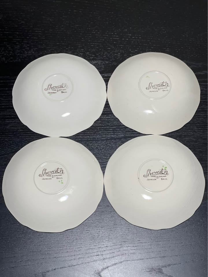 Johnson Brothers Sheraton Floral Set of 4 Saucers - photo 4