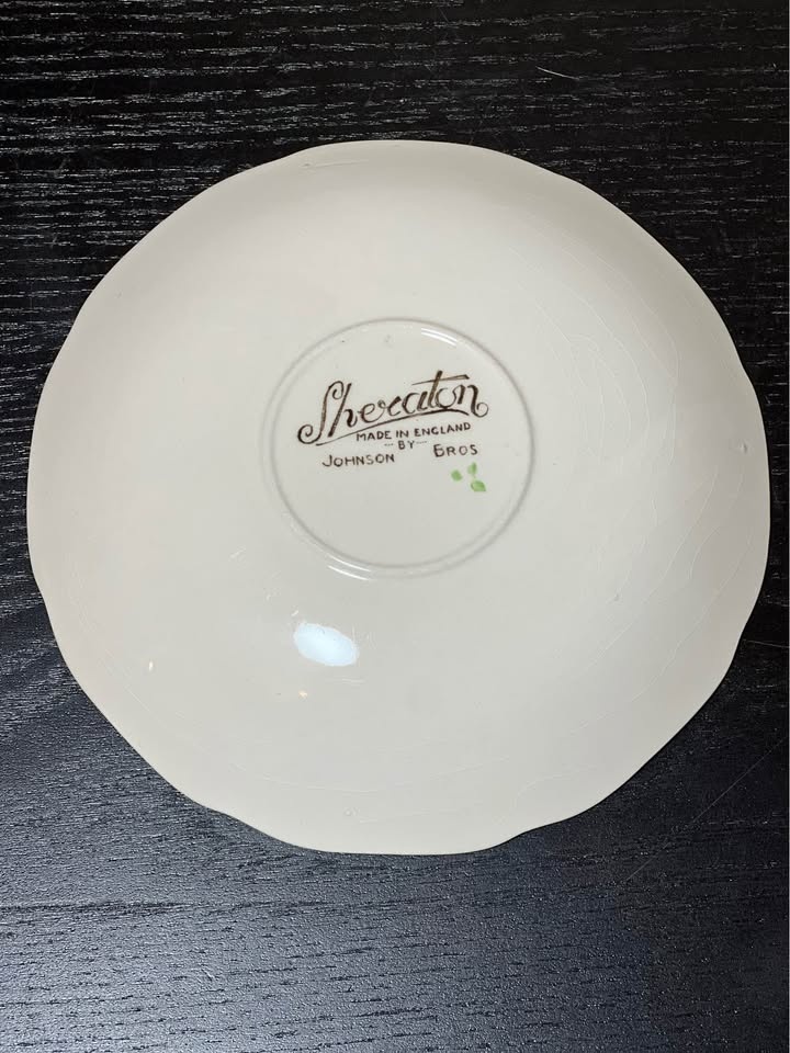 Johnson Brothers Sheraton Floral Set of 4 Saucers - photo 5