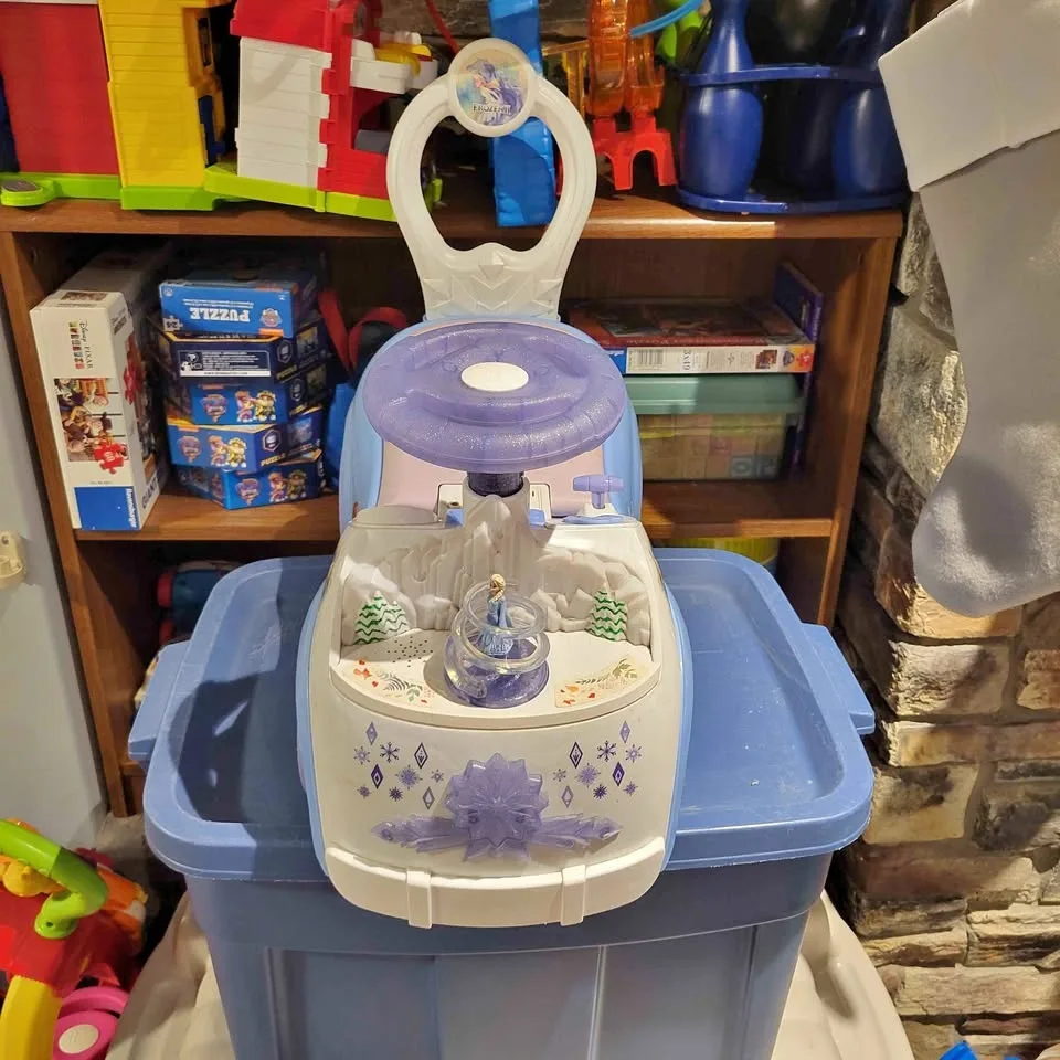 EUC Frozen ride on car