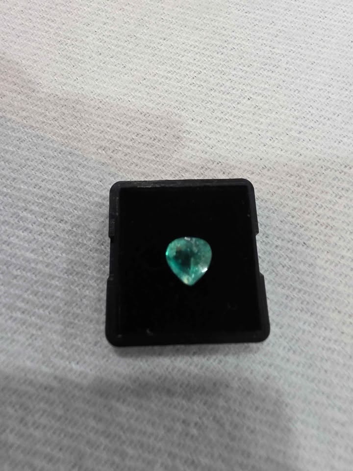Natural emerald Colombian - photo 3