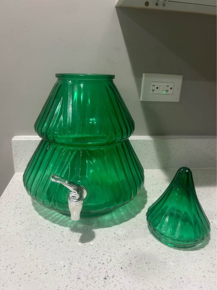 Christmas Tree Drink Dispenser(2.1) Gallons - photo 3