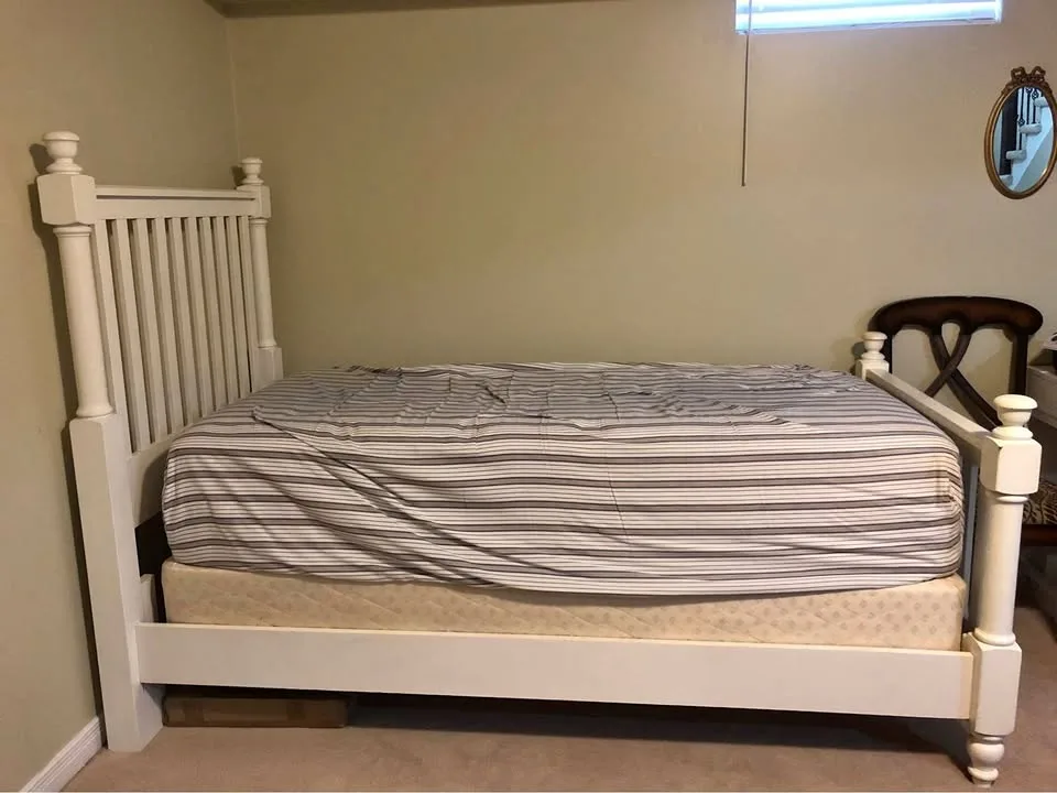 2 Twin beds with 12’ mattress and box spring