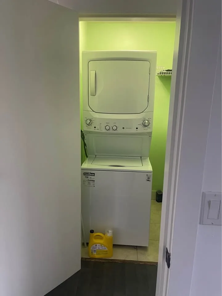 1 Bed 1 Bath - House image indicator(2)