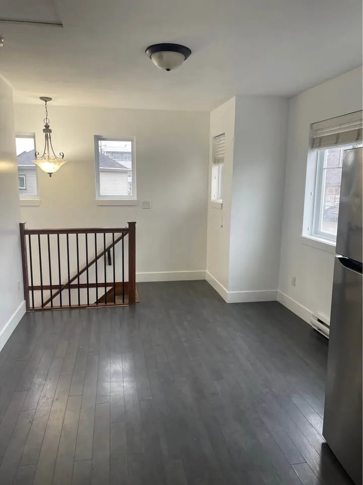 1 Bed 1 Bath - House image indicator(7)