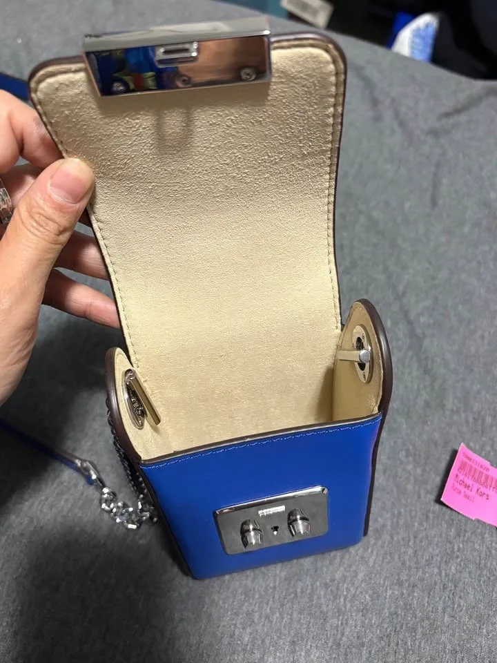 Michael Kors purse image indicator(3)