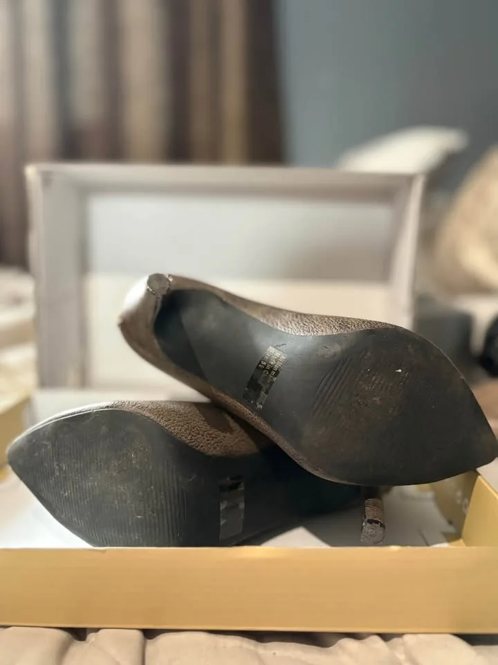 Booties image indicator(3)