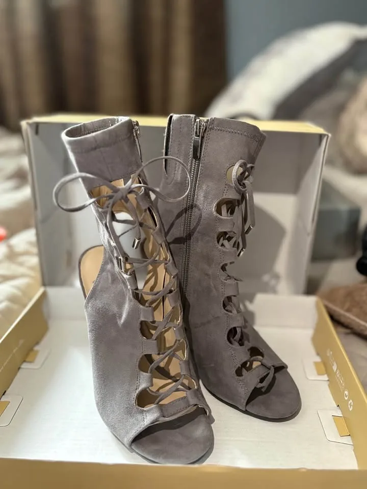 Guess heel boots image indicator(2)