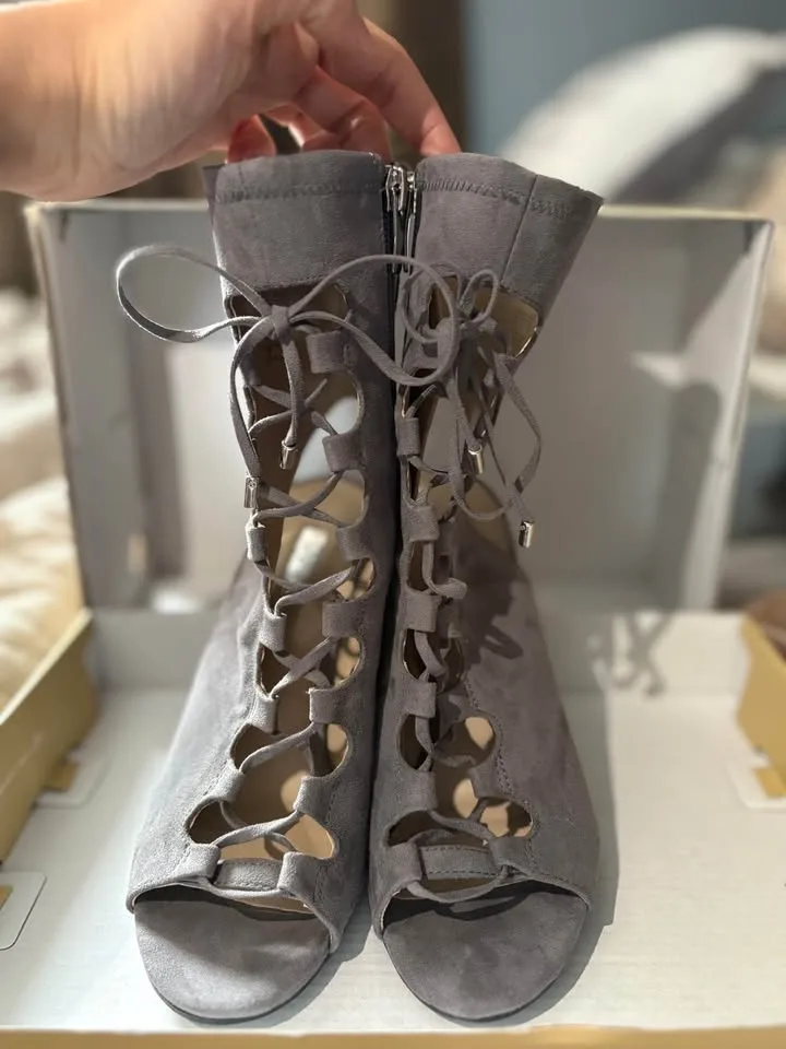 Guess heel boots image indicator(3)