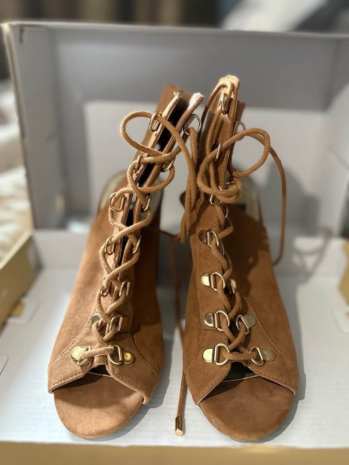 Guess suede booties - photo 2