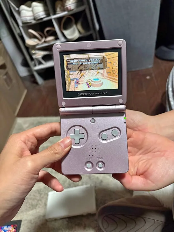 Nintendo game boy pink